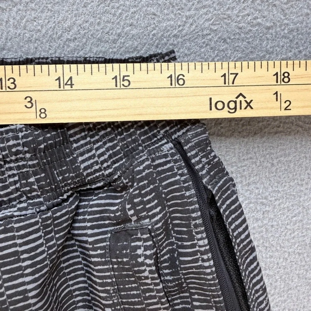 Lululemon Athletic Shorts Pace Breaker Regular XL Black Grey Glitch Print Lined - Picture 3 of 9